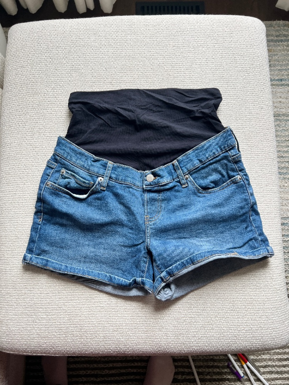 Gap Maternity Jean Shorts - size 28/6